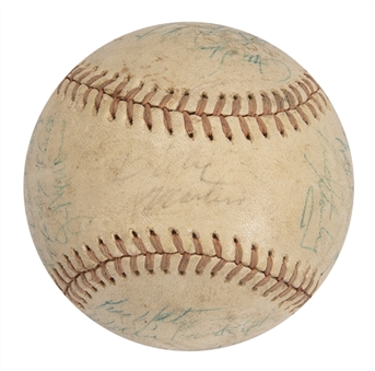 1976 American League Champion New York Yankees Team Signed ONL Feeney Baseball With 27 Signatures Including Thurman Munson (Beckett)